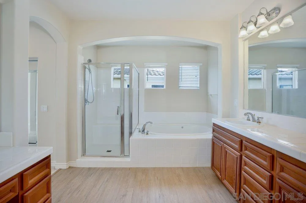 4443 Shorepointe