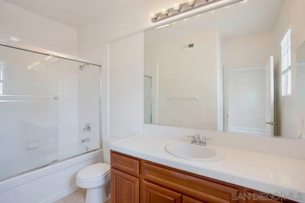 4443 Shorepointe