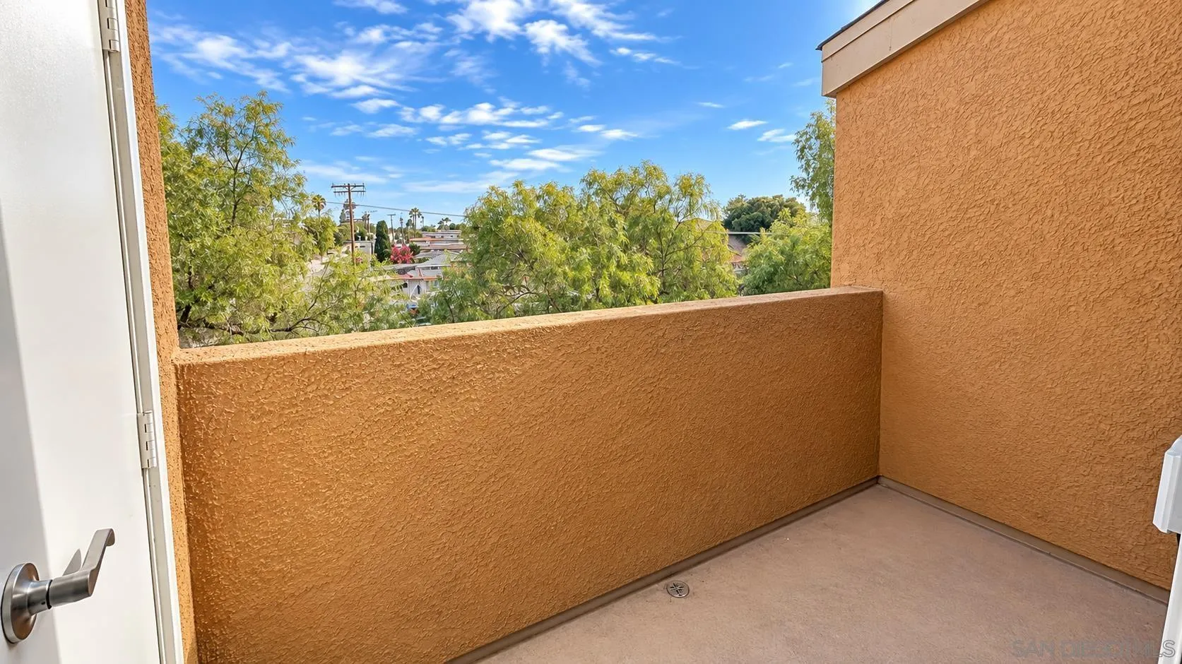5252 Balboa Arms Dr. Unit 286