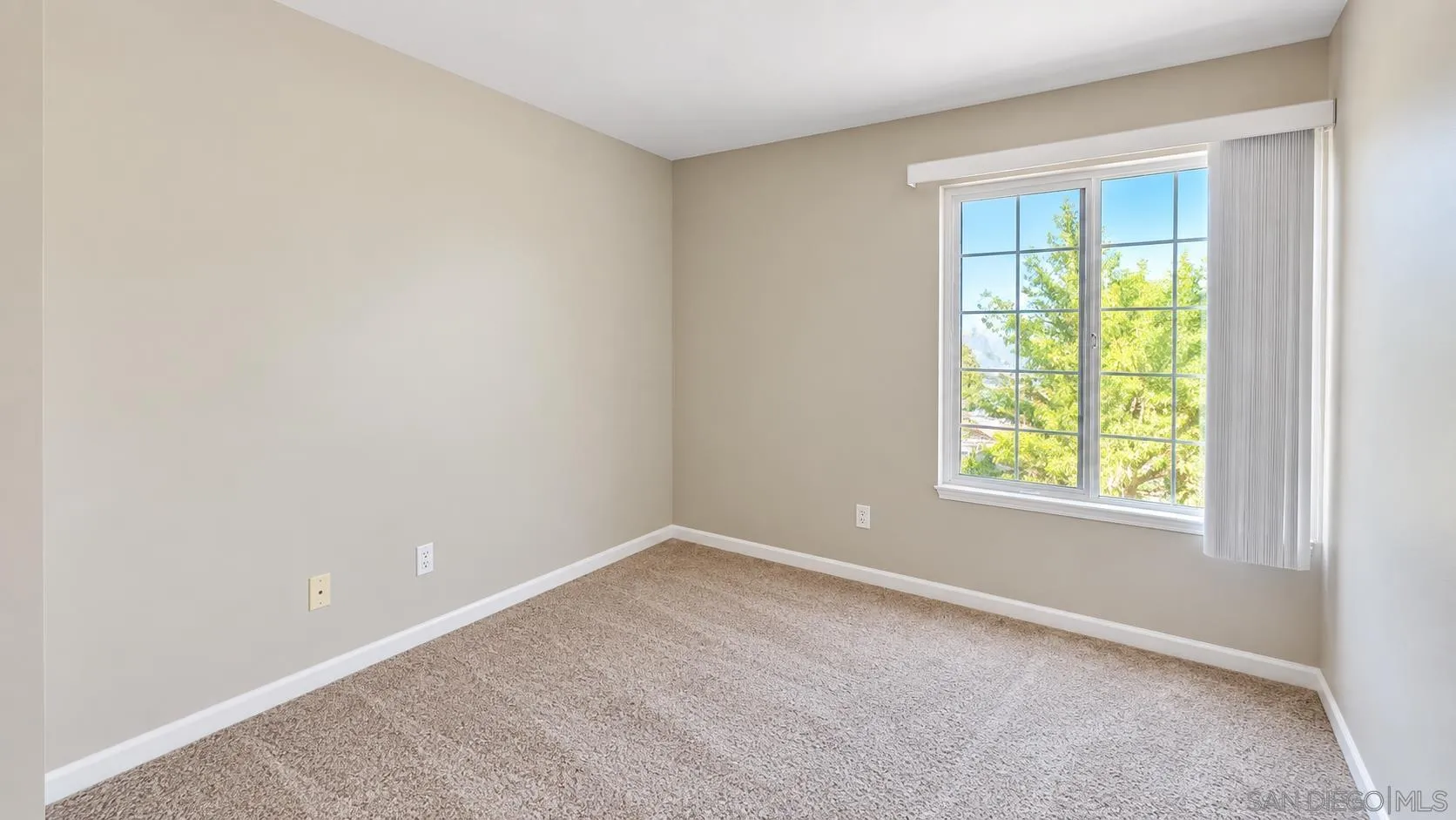5252 Balboa Arms Dr. Unit 286