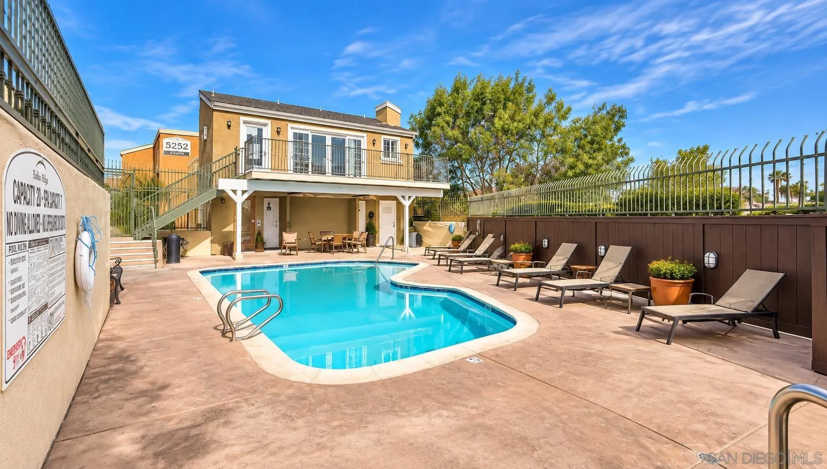5252 Balboa Arms Dr. Unit 286
