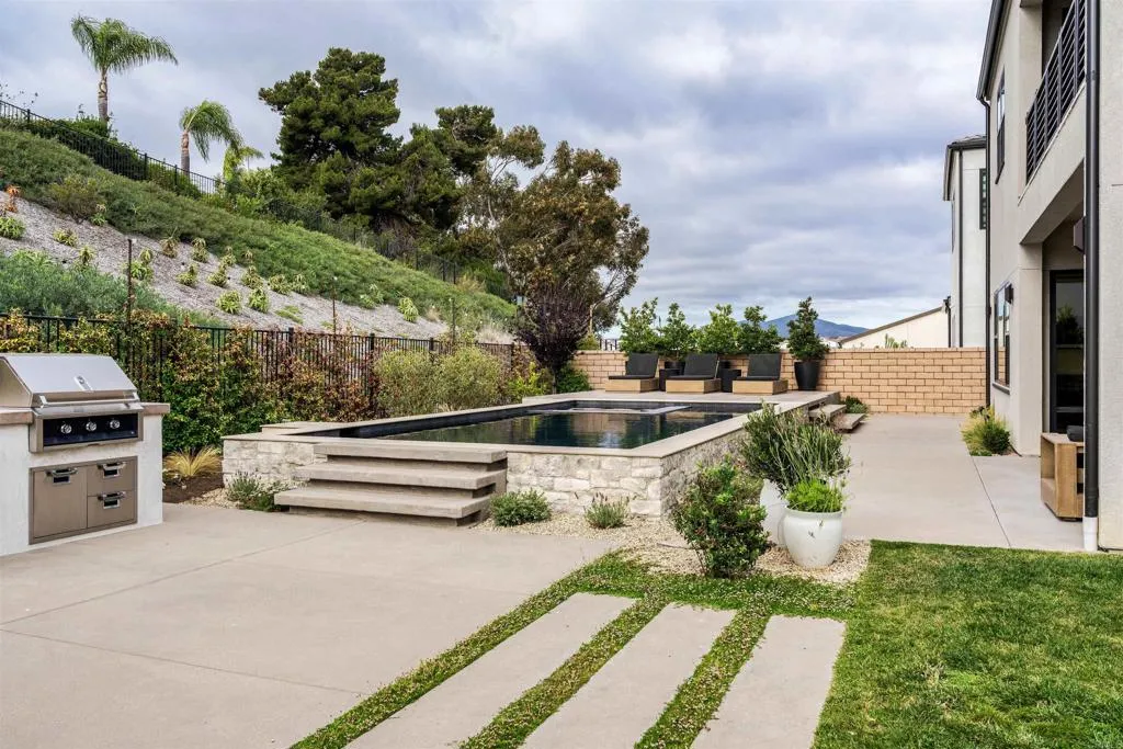 5286 Coastal Sage Trail