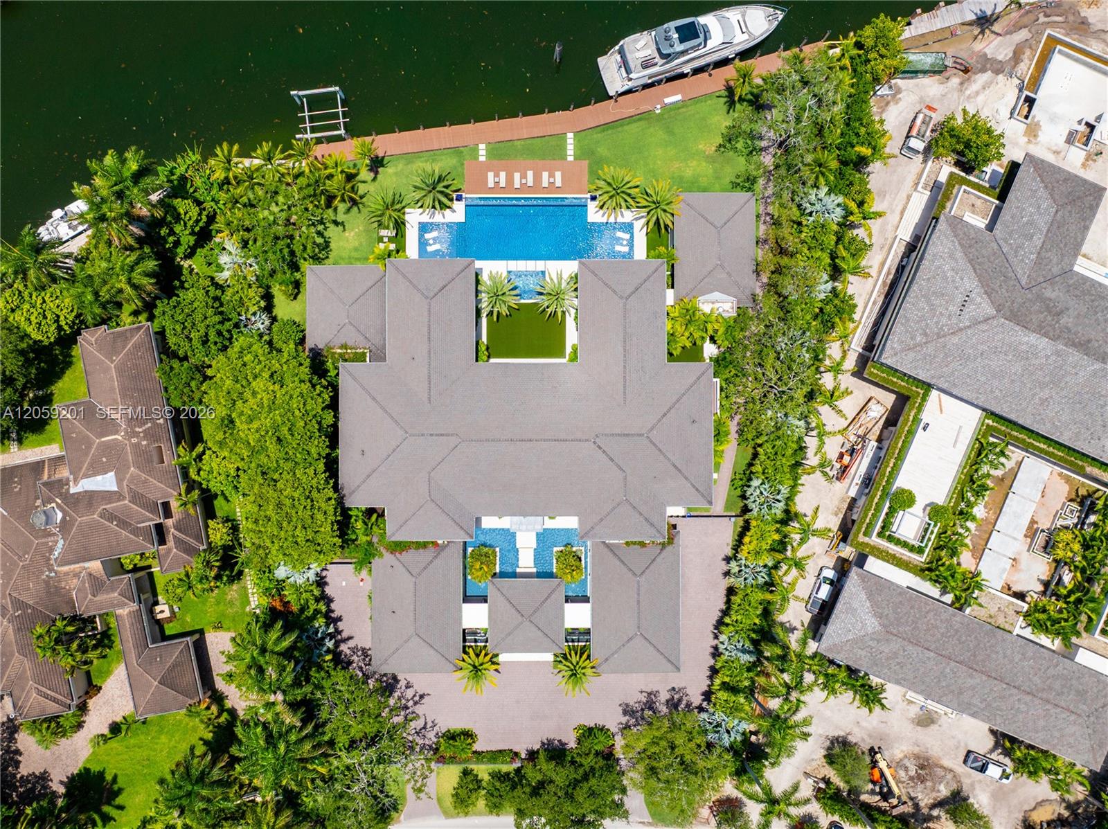 641 Leucadendra Dr
