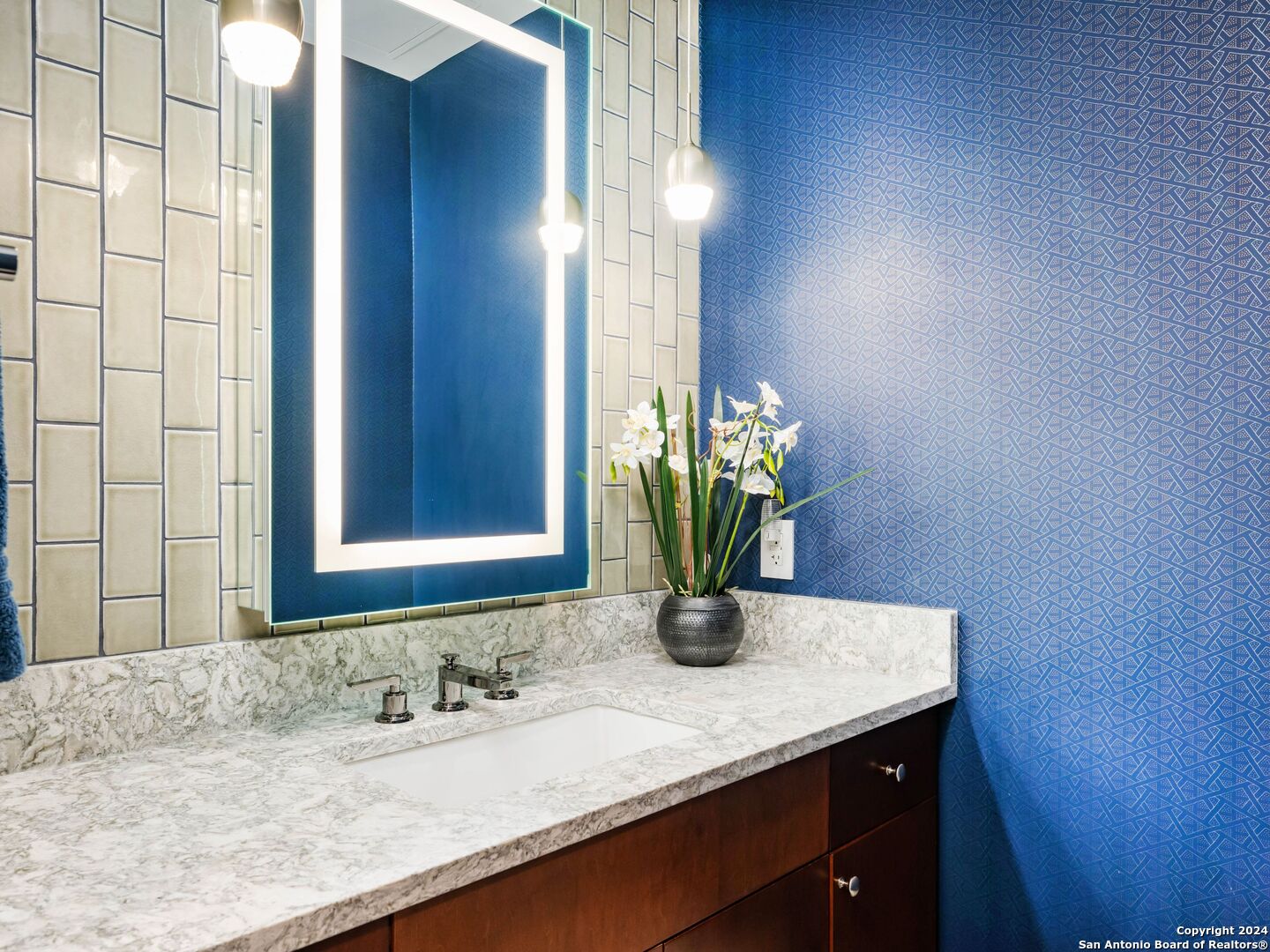610 E Market St Unit: 3001