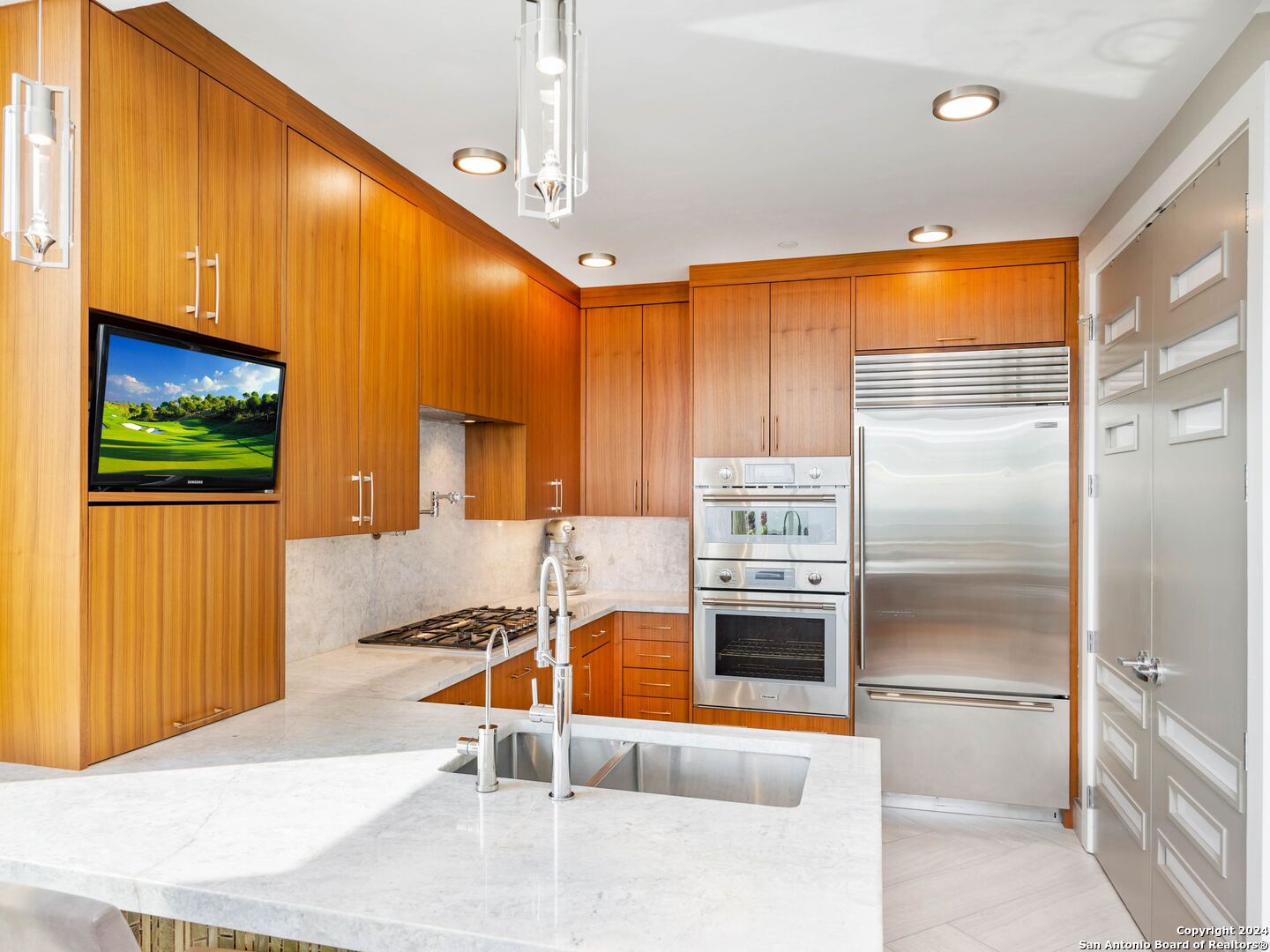 610 E Market St Unit: 3001
