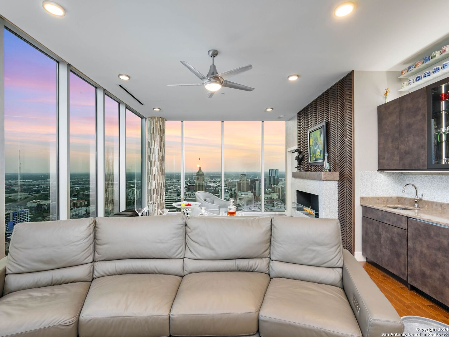610 E Market St Unit: 3001