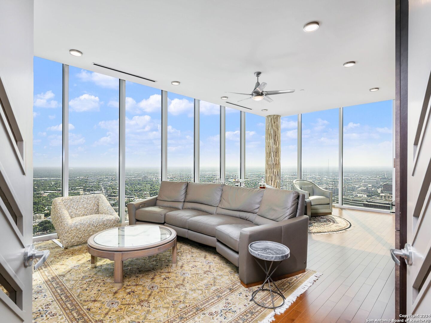 610 E Market St Unit: 3001