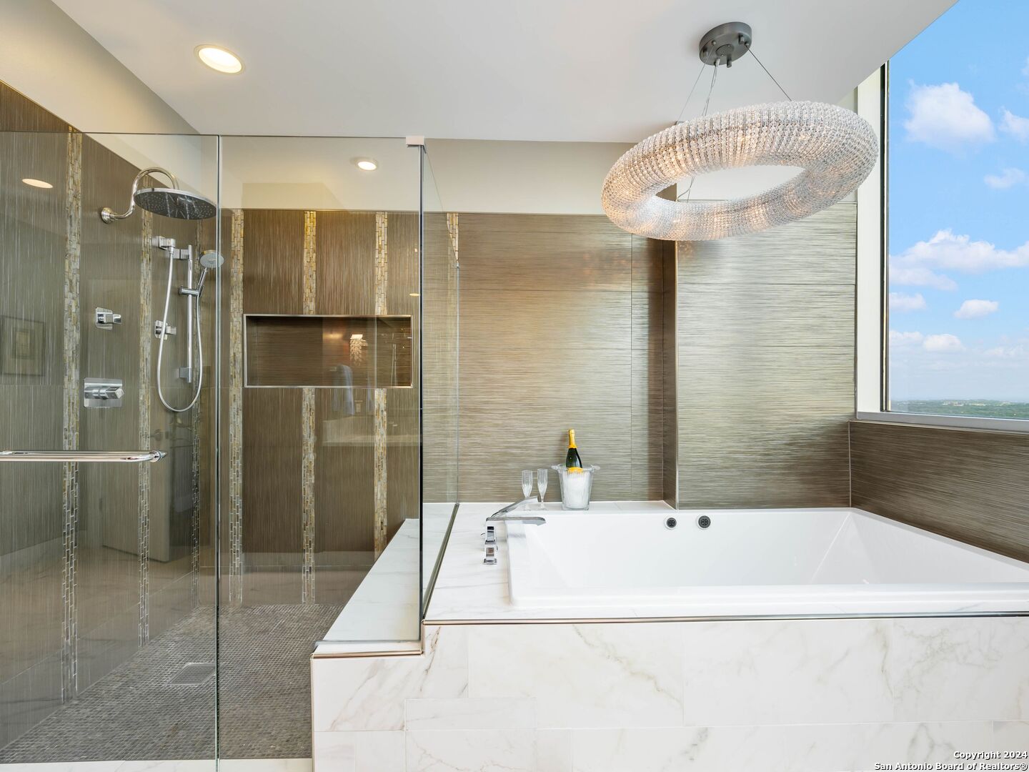 610 E Market St Unit: 3001
