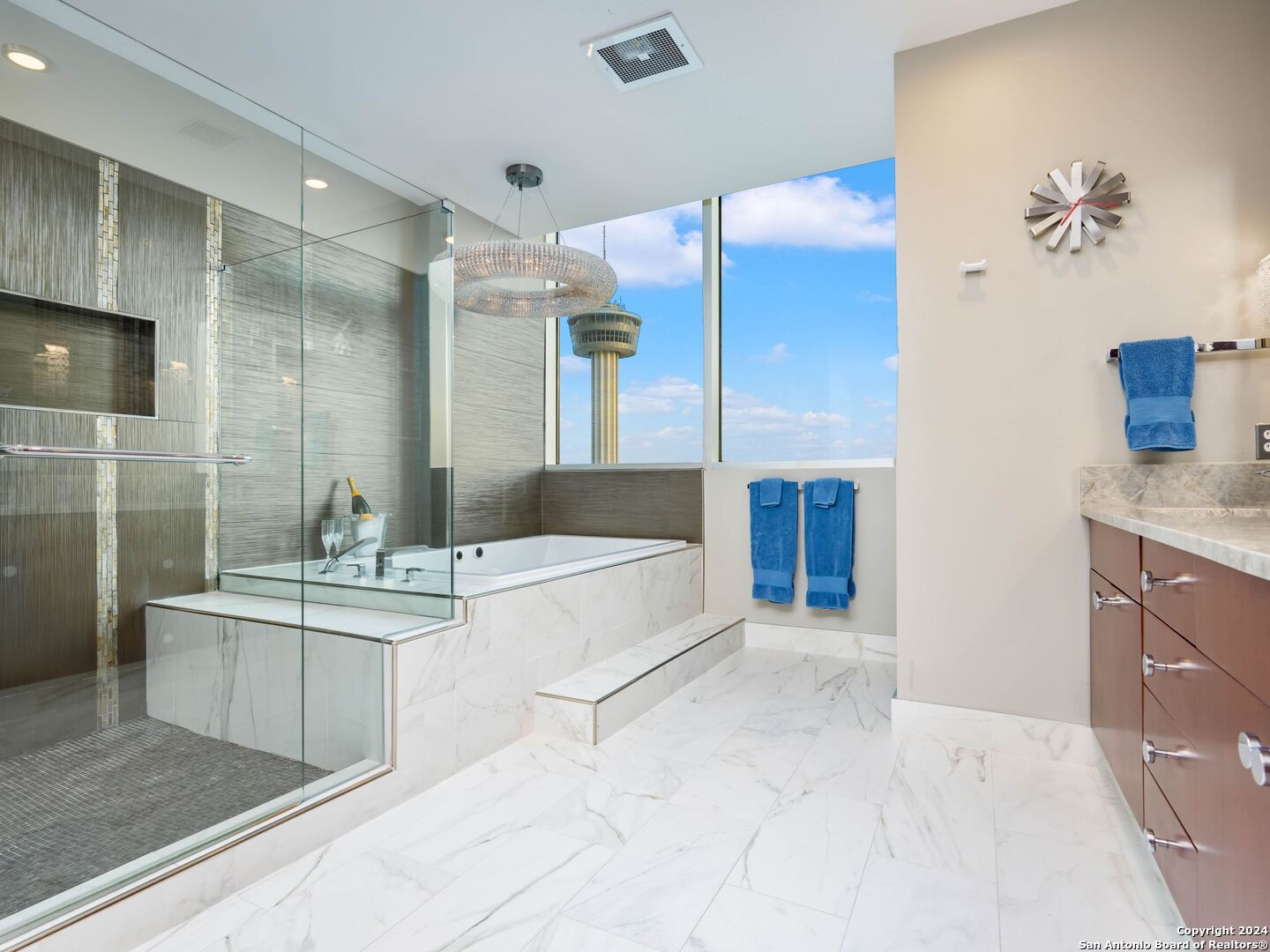 610 E Market St Unit: 3001
