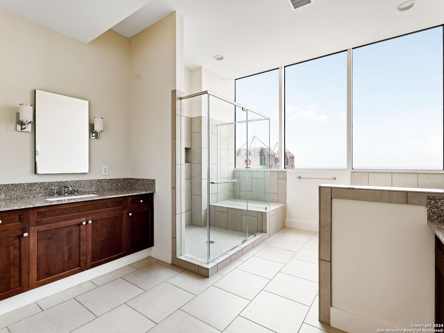 610 E MARKET ST 3306
