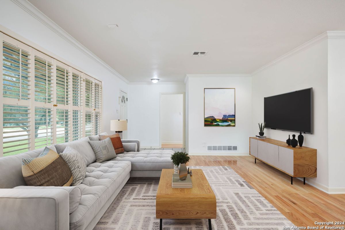 306 OAK GLEN DR