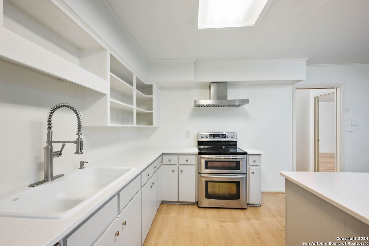 306 OAK GLEN DR