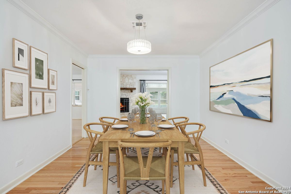 306 OAK GLEN DR