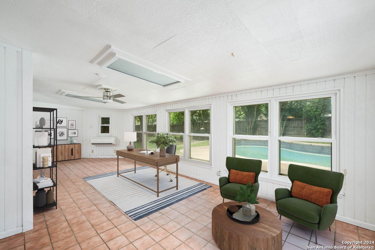 306 OAK GLEN DR