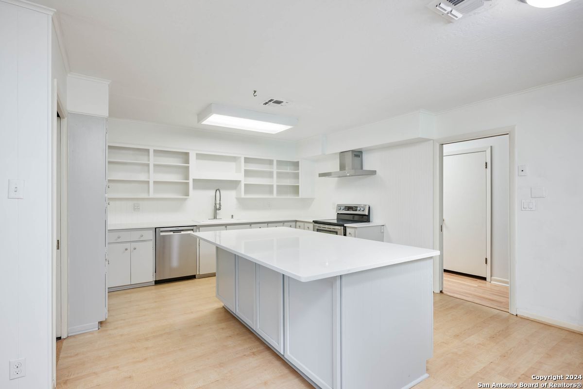306 OAK GLEN DR
