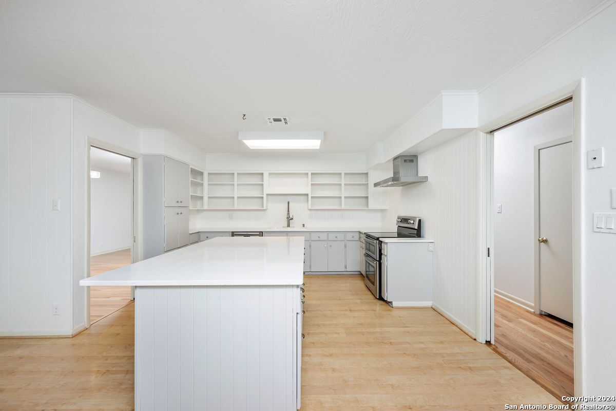 306 OAK GLEN DR