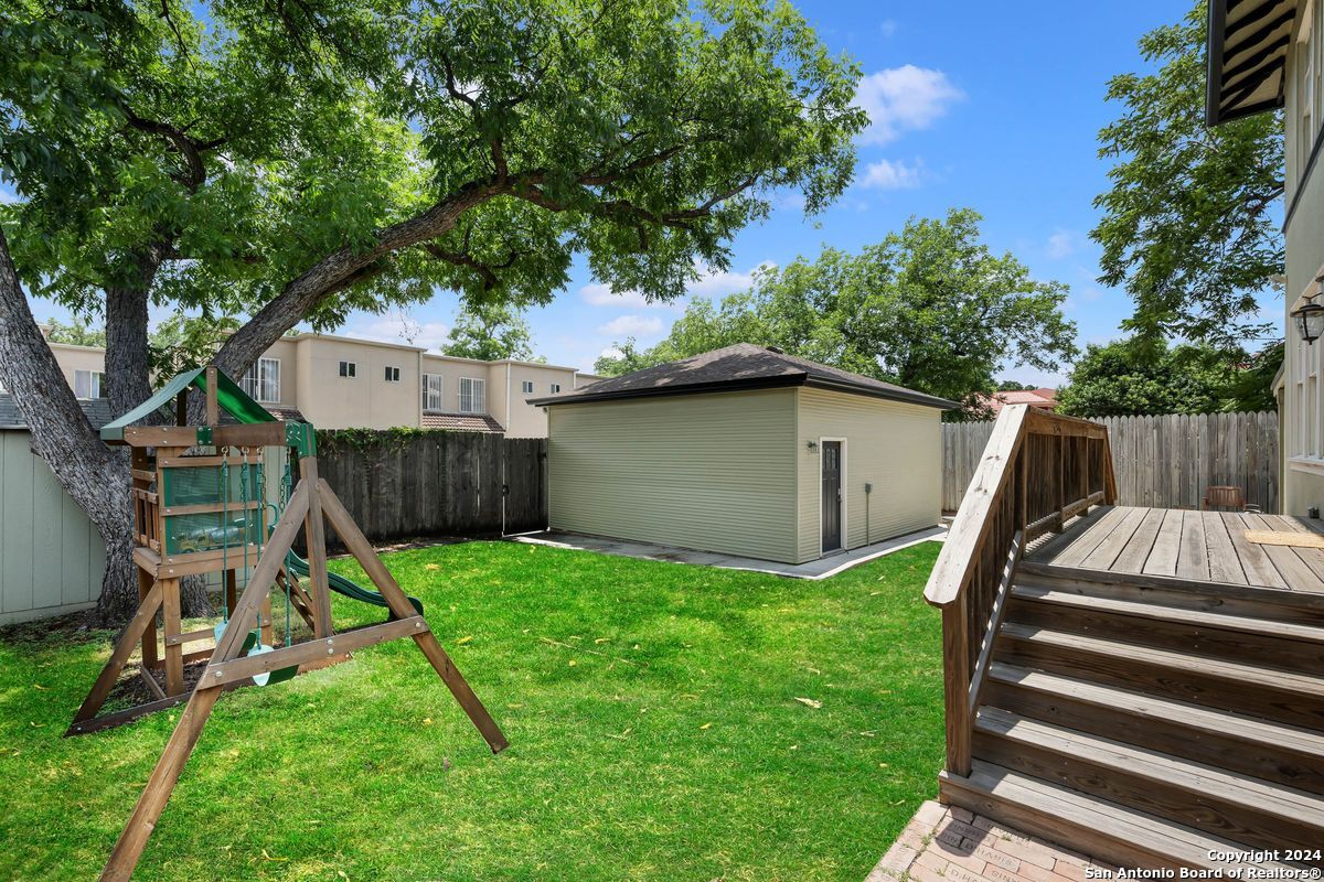 206 W WOODLAWN AVE