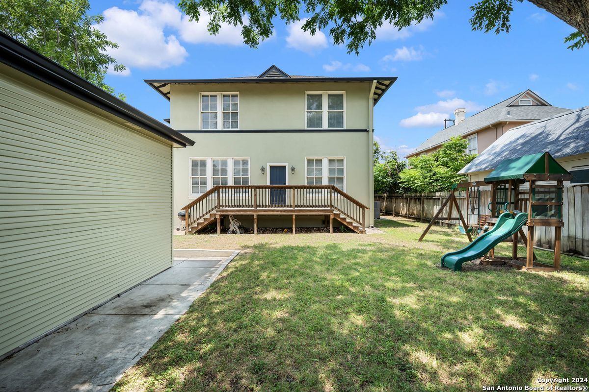 206 W WOODLAWN AVE