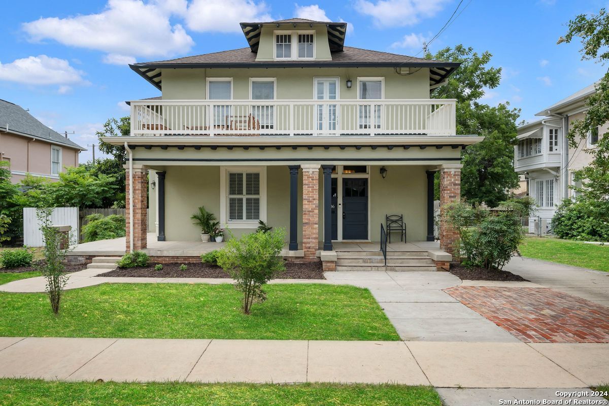 206 W WOODLAWN AVE