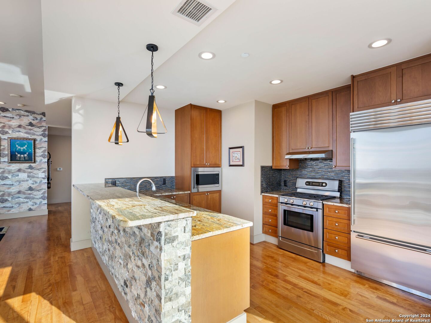 610 E MARKET ST 3002