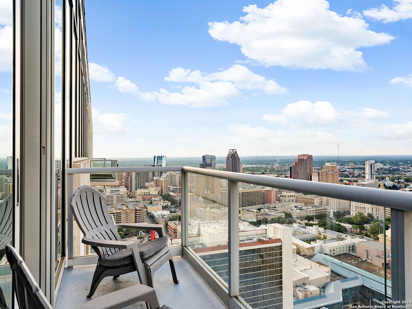 610 E MARKET ST 3304