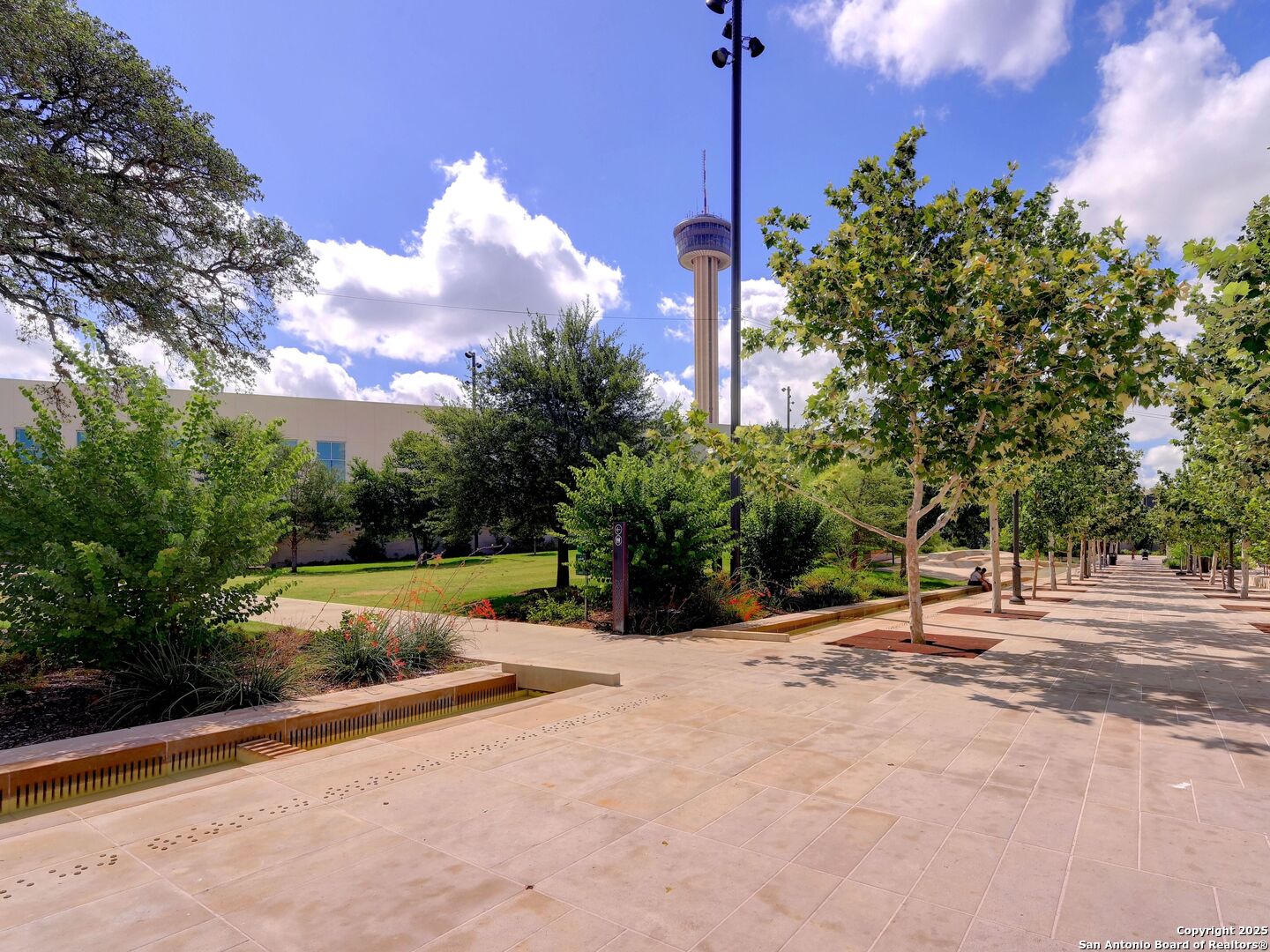 610 E MARKET ST 3304