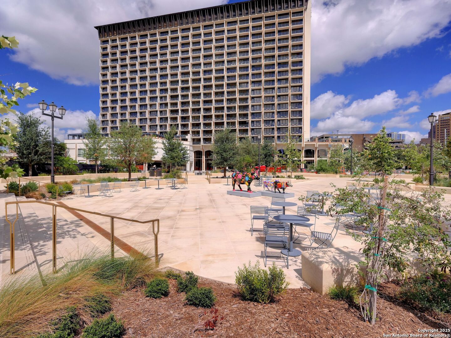 610 E MARKET ST 3304