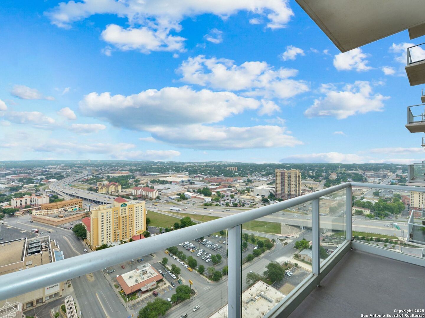 610 E Market 2912
