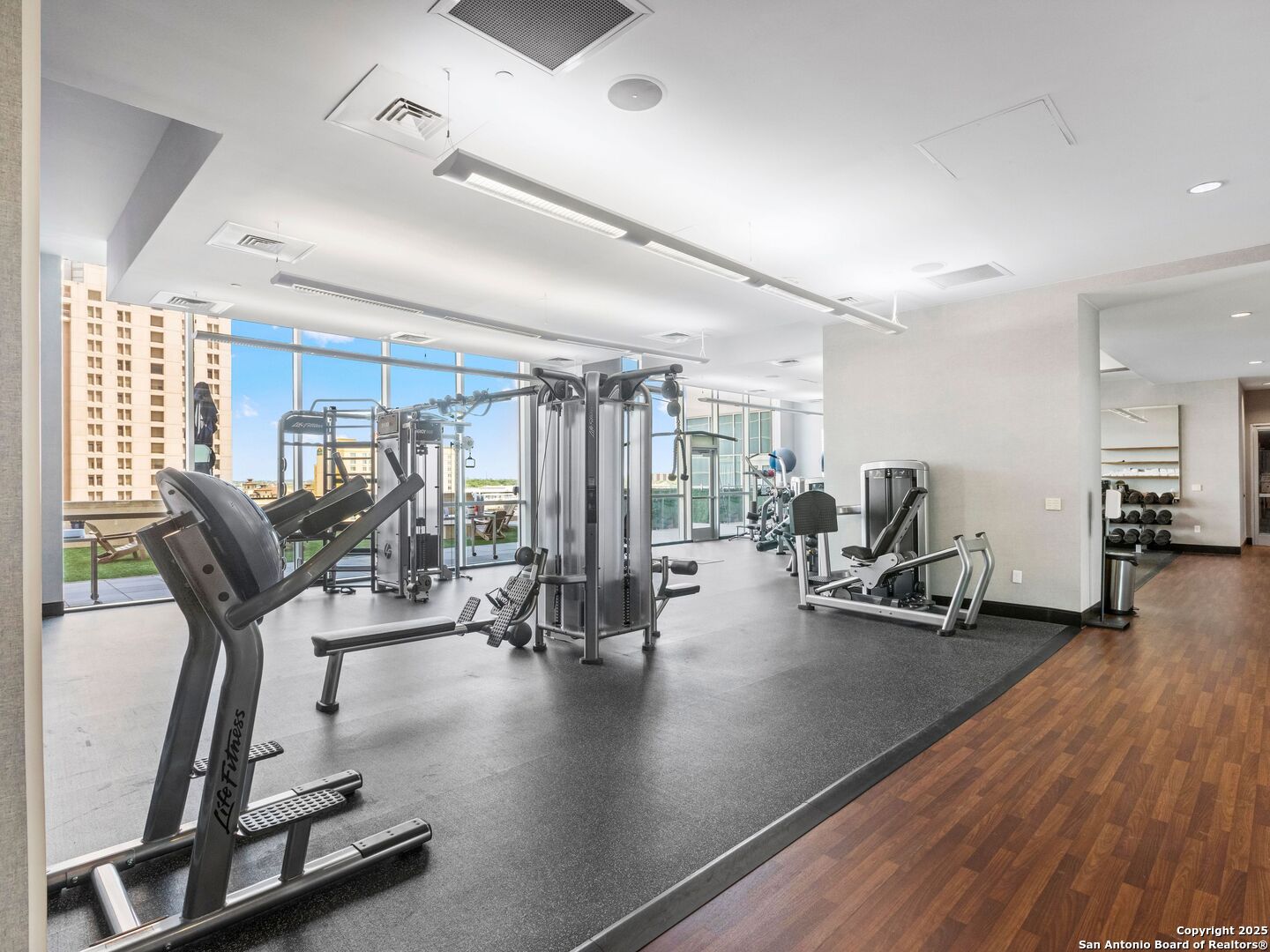 610 E Market 2912