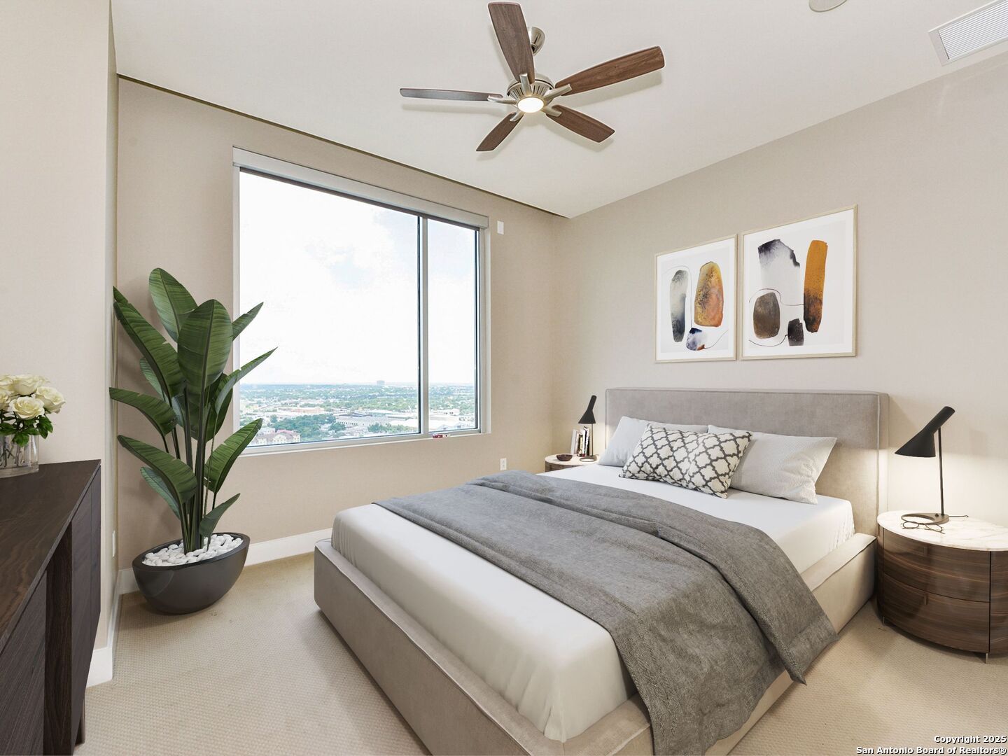 610 E Market 2912
