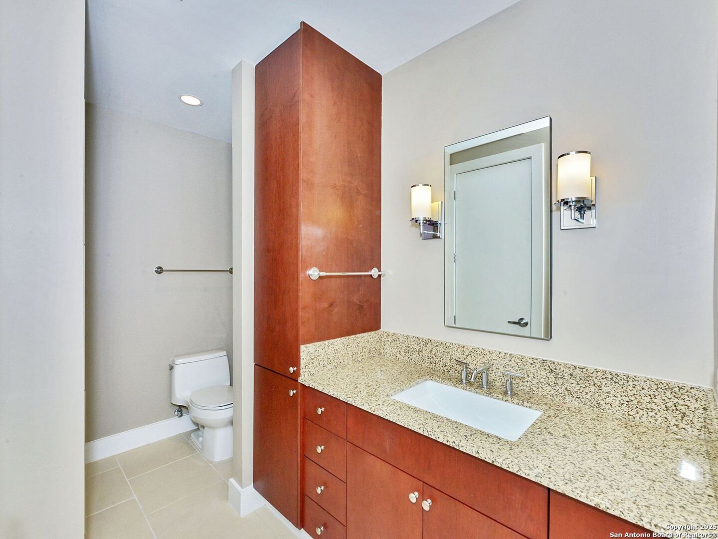 610 E Market 2912