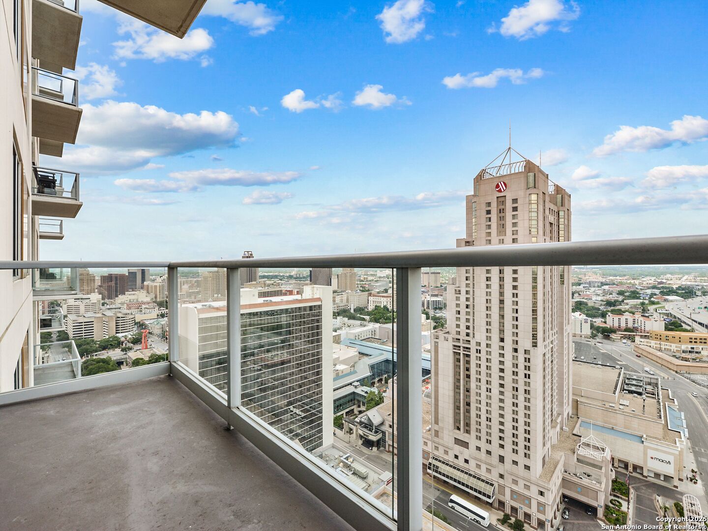 610 E Market 2912
