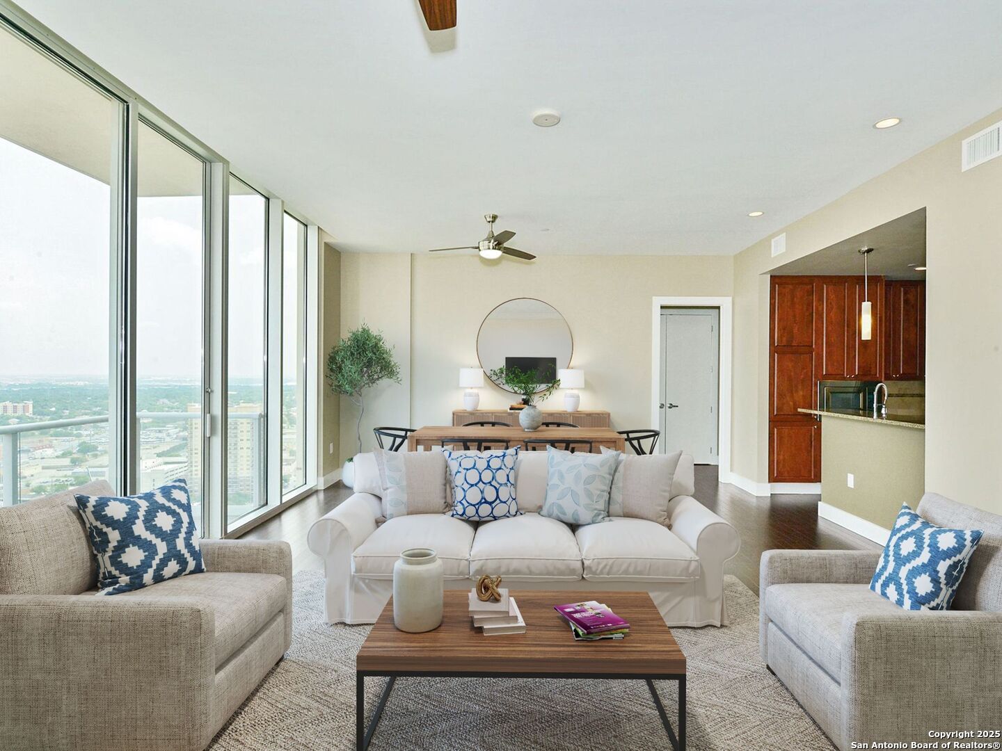 610 E Market 2912