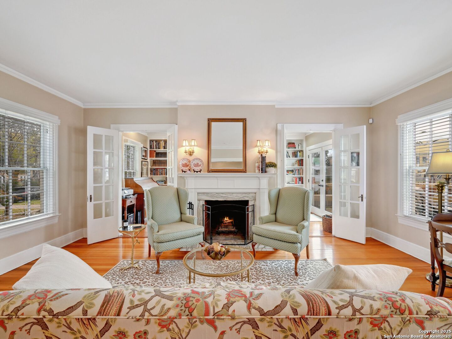 220 W Mulberry