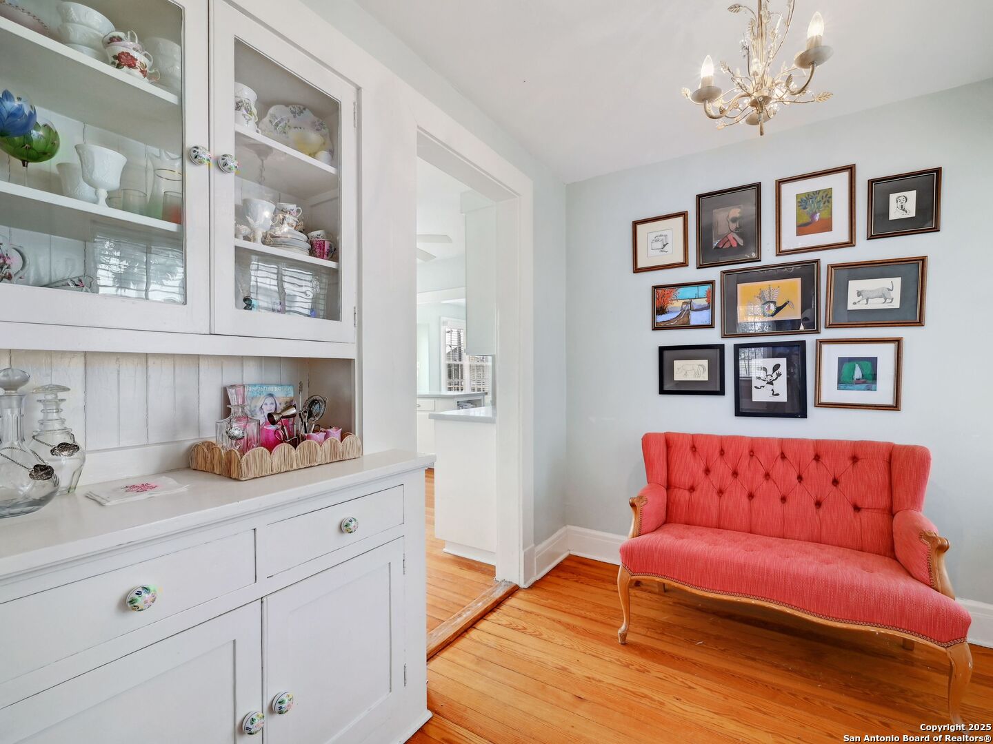 220 W Mulberry
