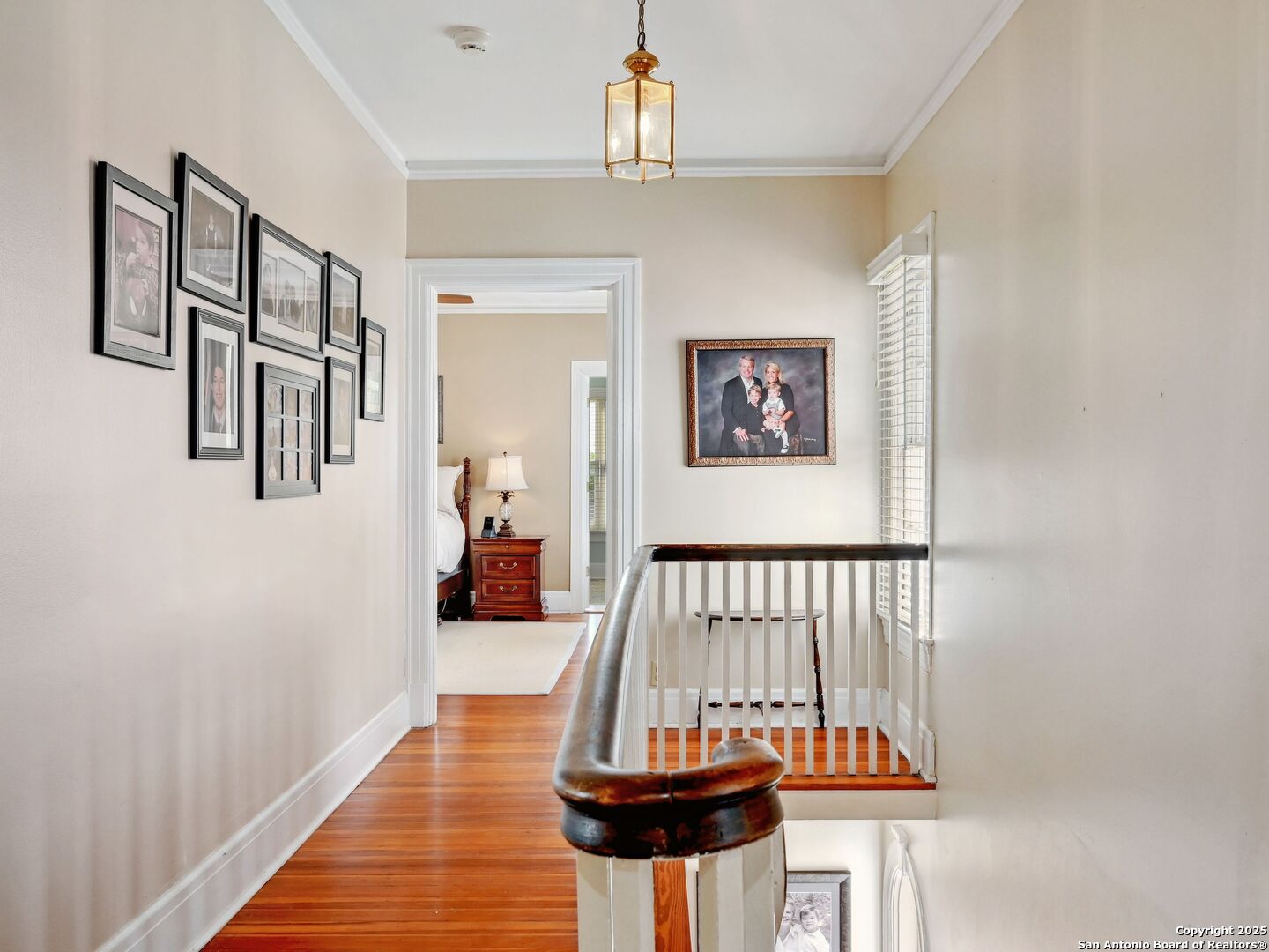 220 W Mulberry