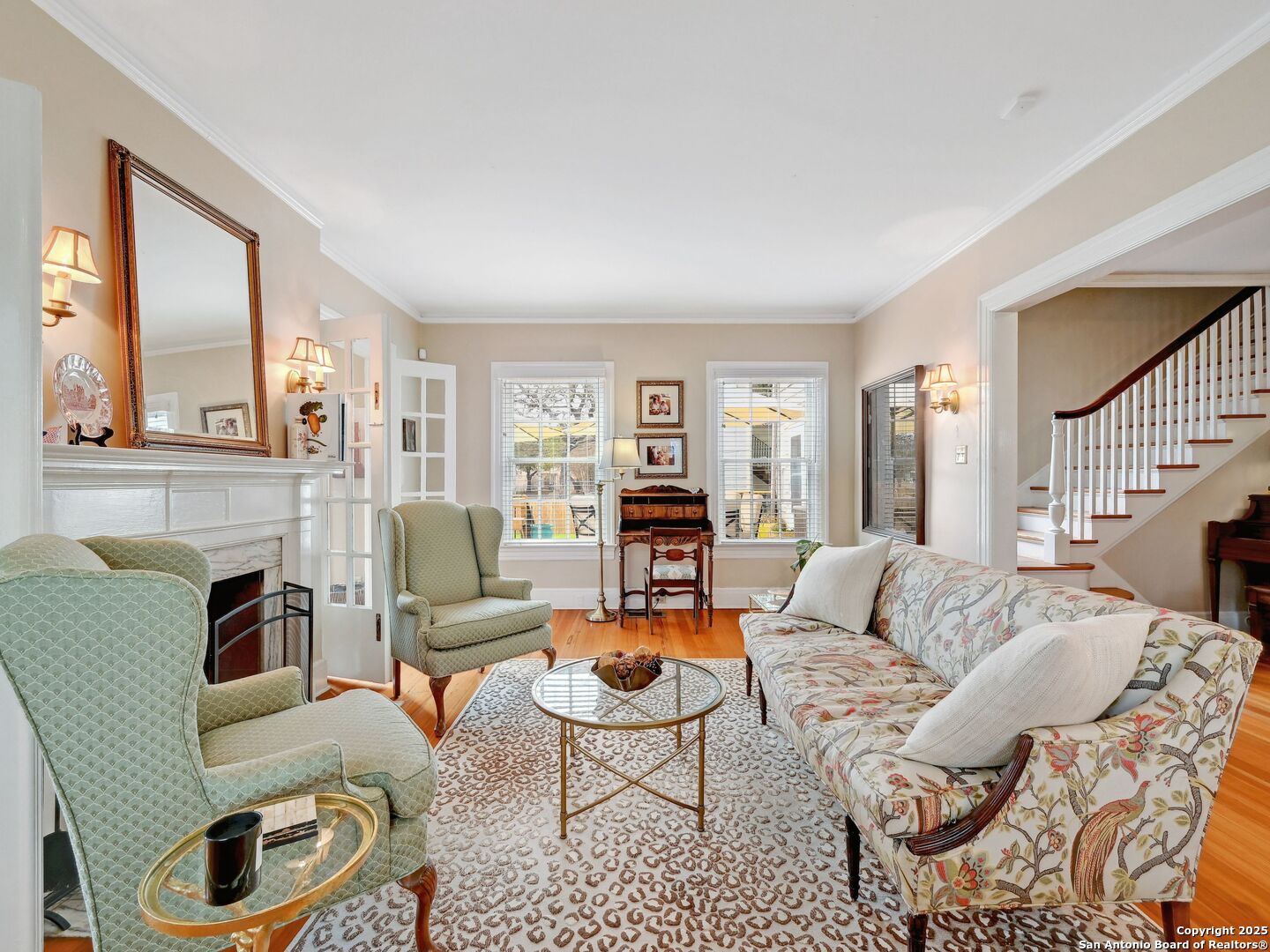 220 W Mulberry