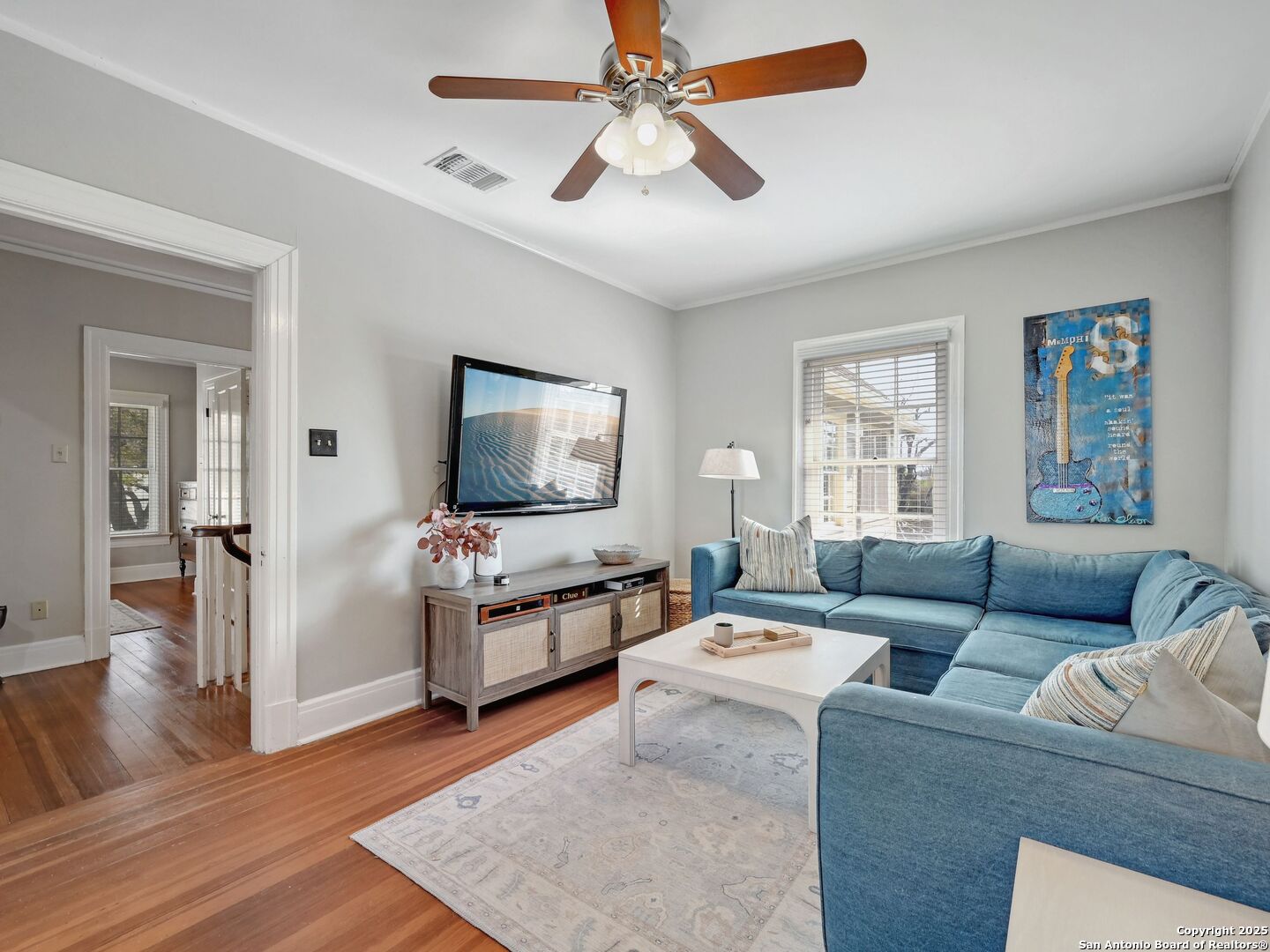 220 W Mulberry
