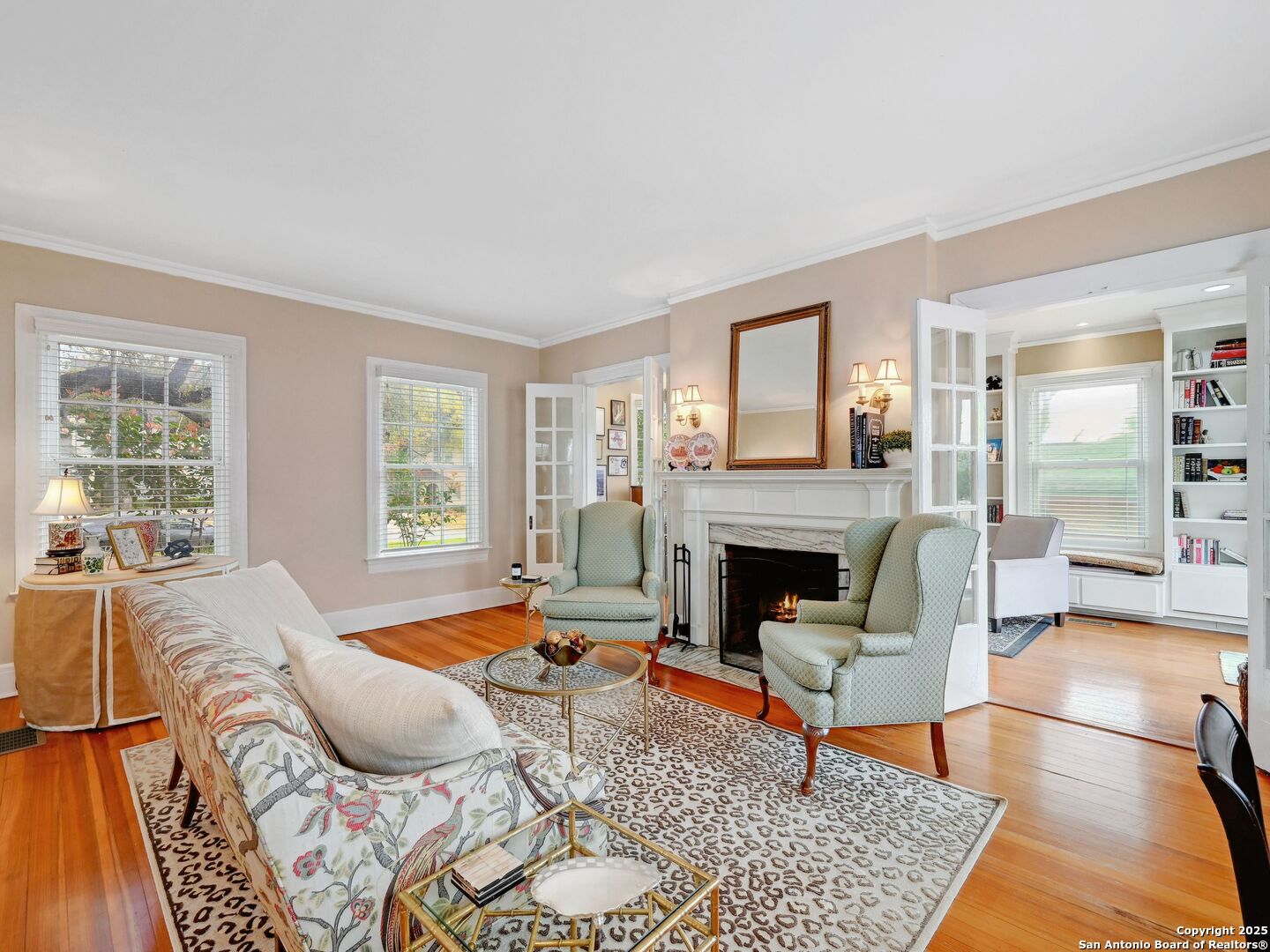 220 W Mulberry