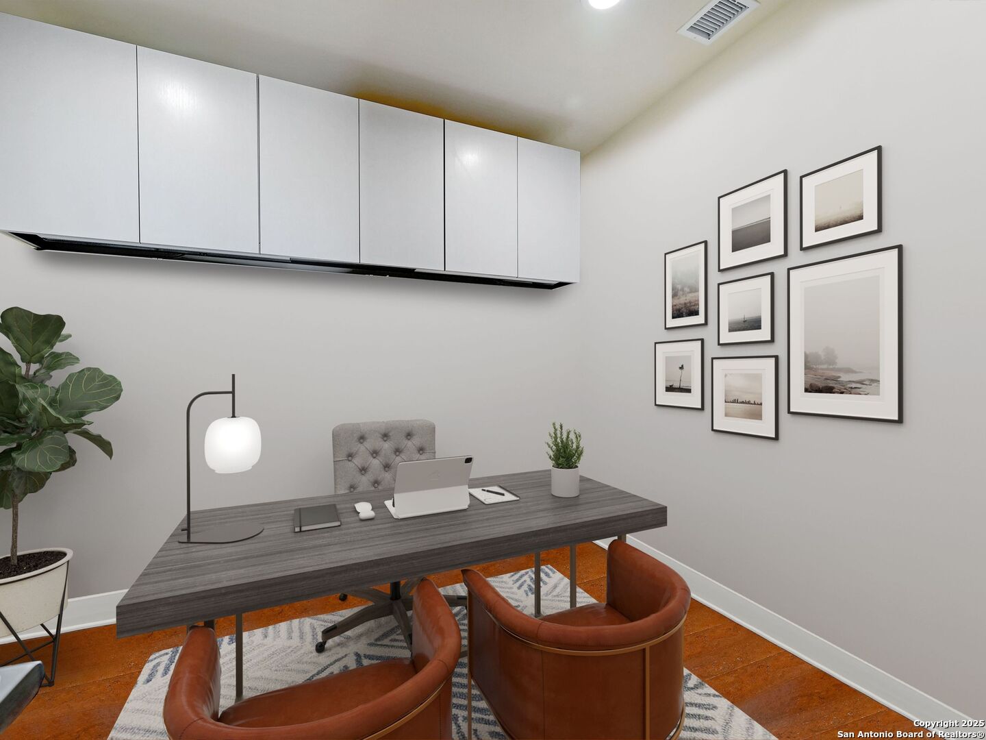 610 E Market 3007