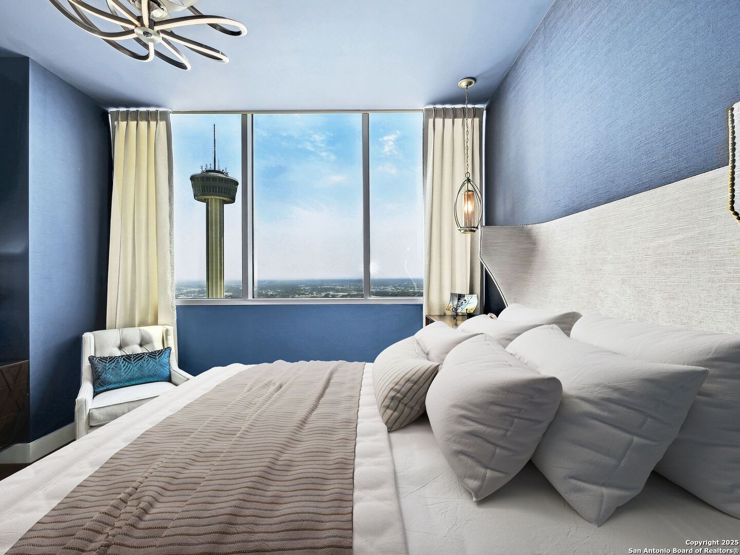 610 E Market 3007
