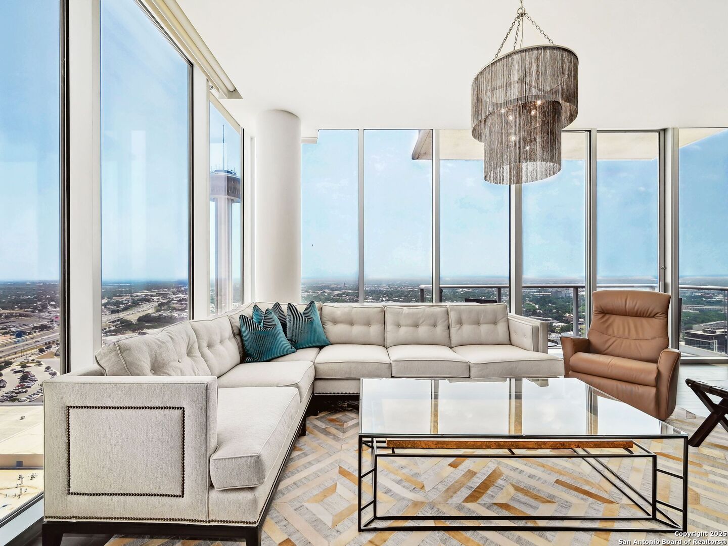 610 E Market 3007