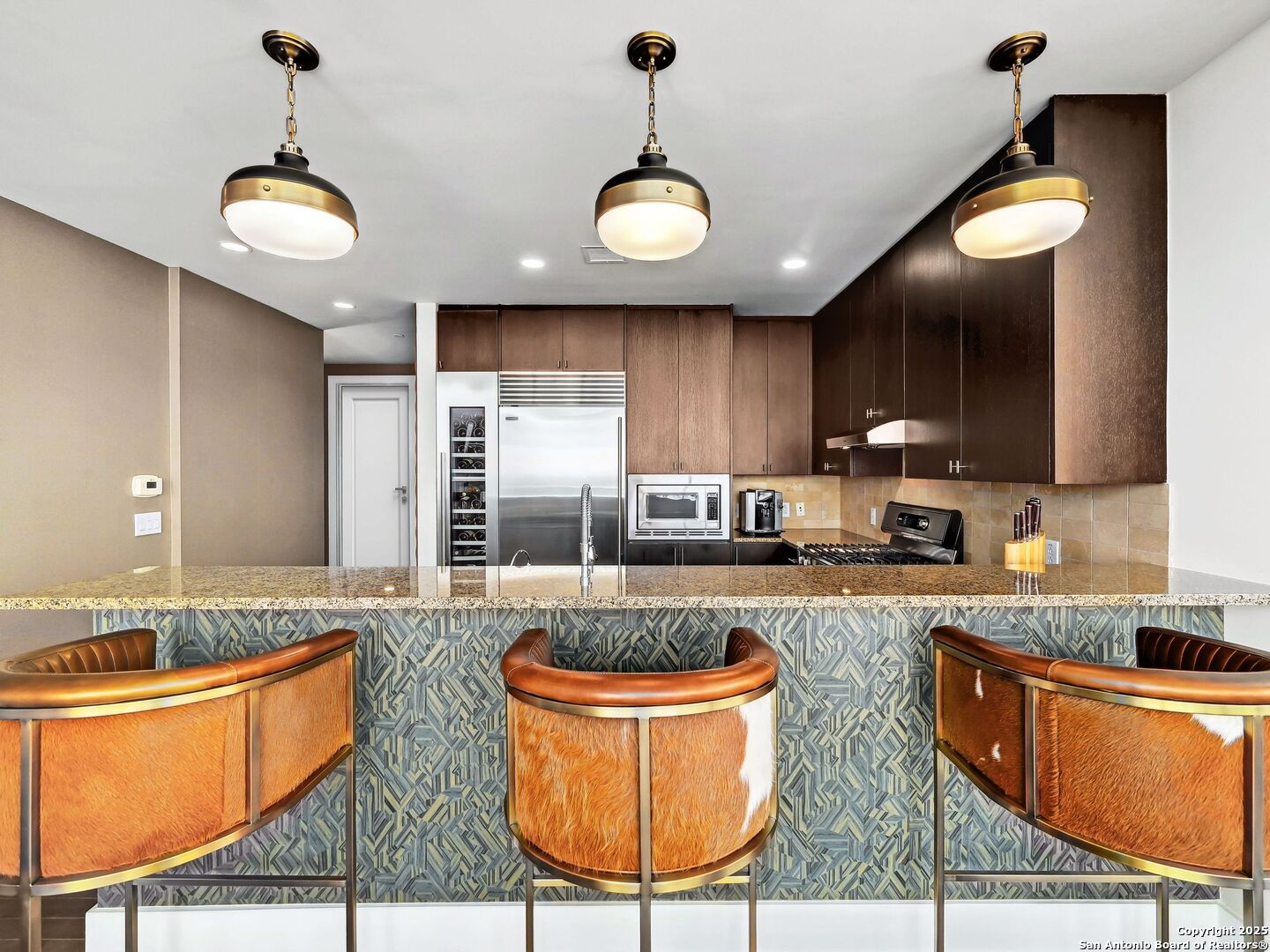 610 E Market 3007