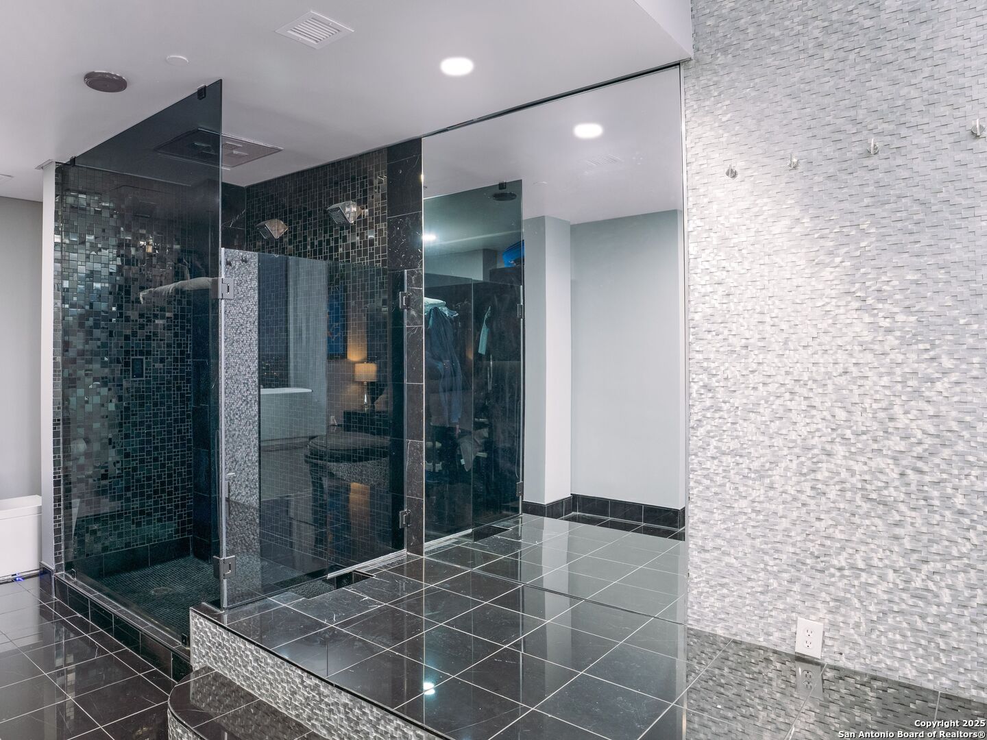 610 E Market UNIT