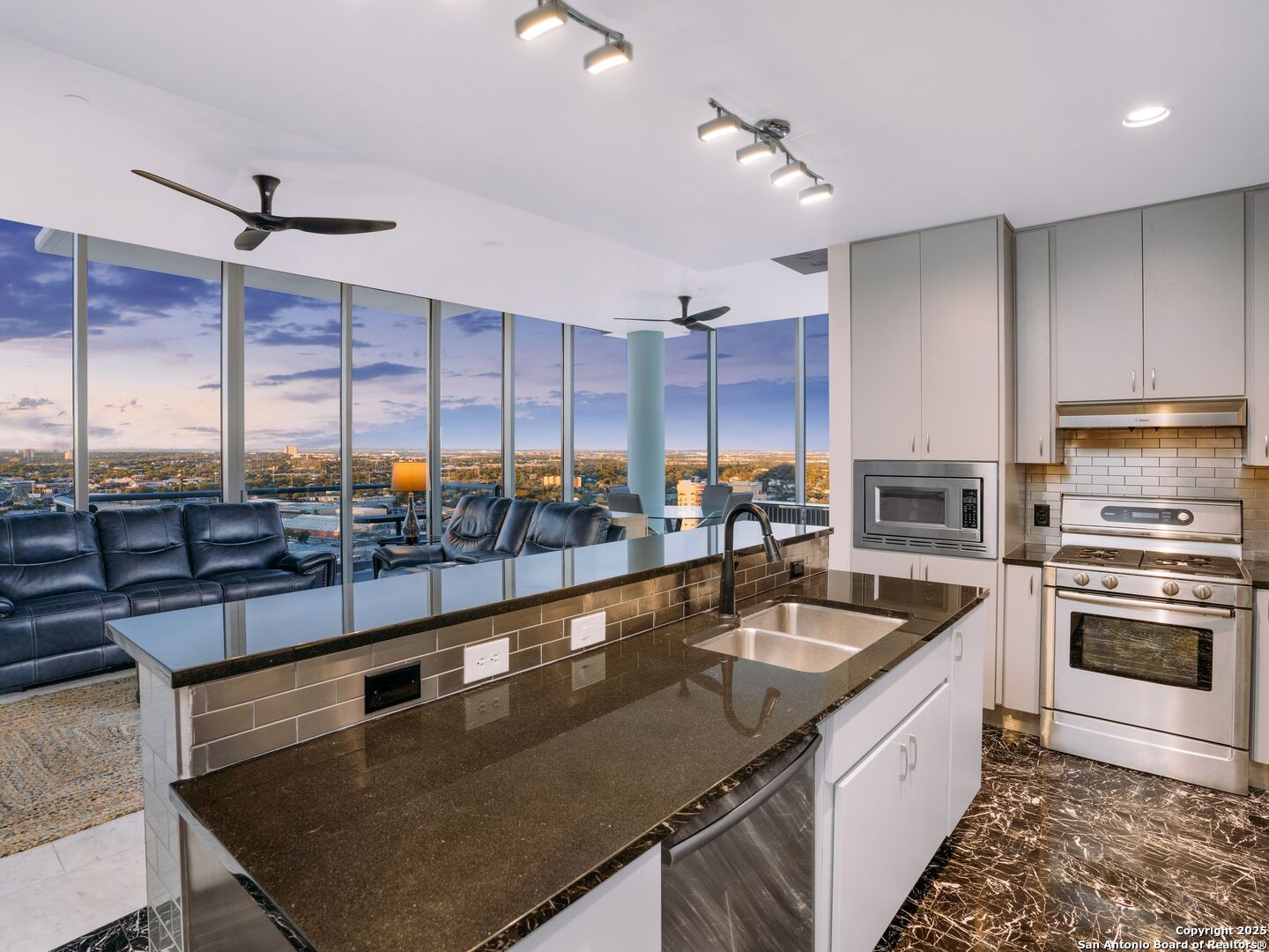 610 E Market UNIT