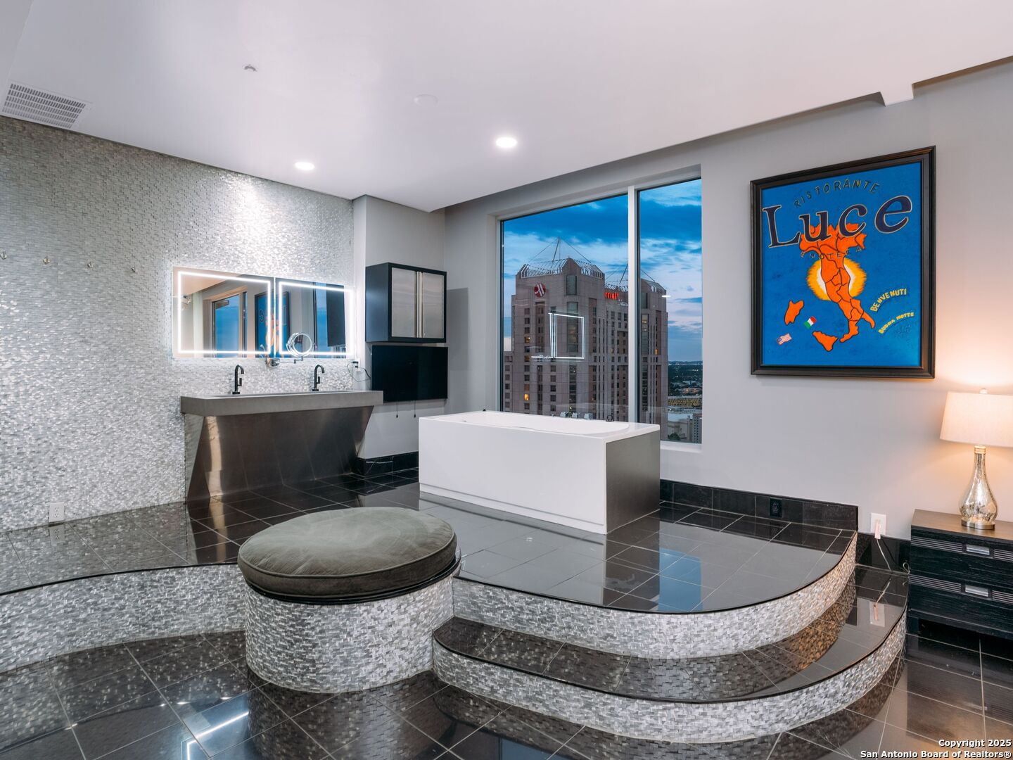 610 E Market UNIT