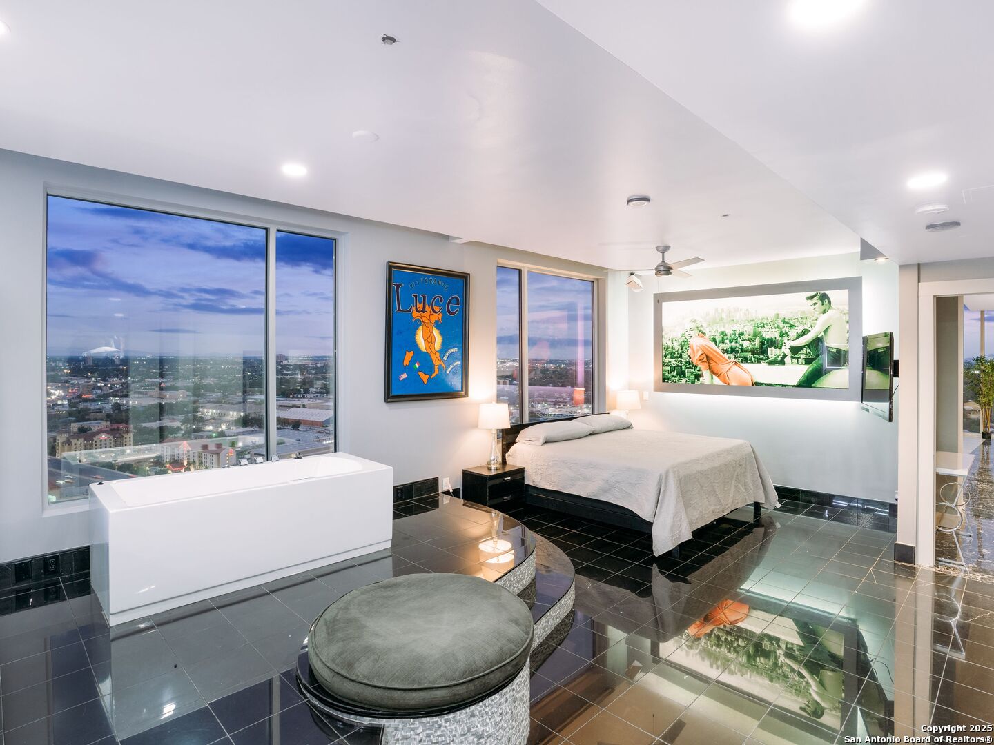 610 E Market UNIT