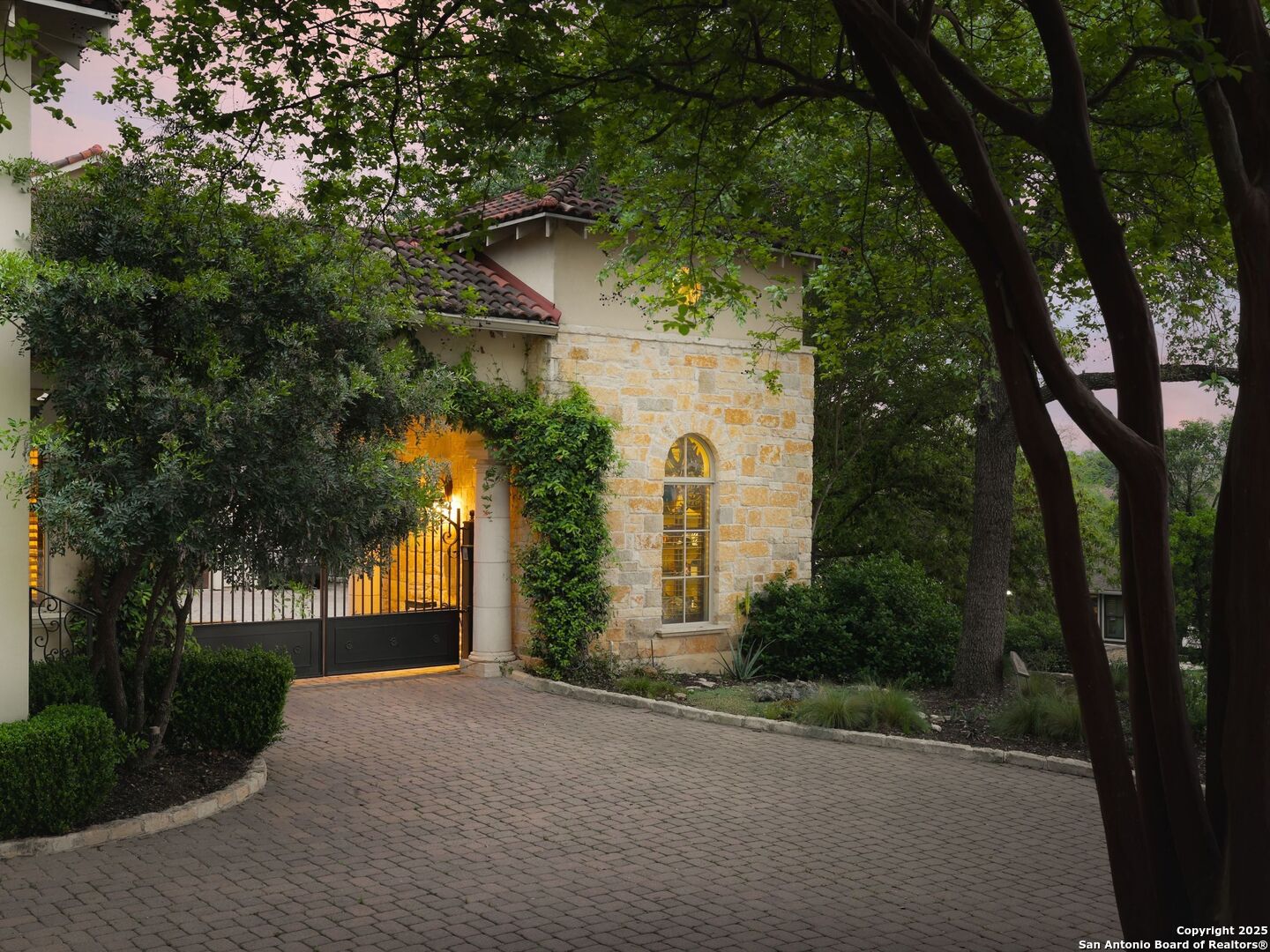 810 GARRATY HILL