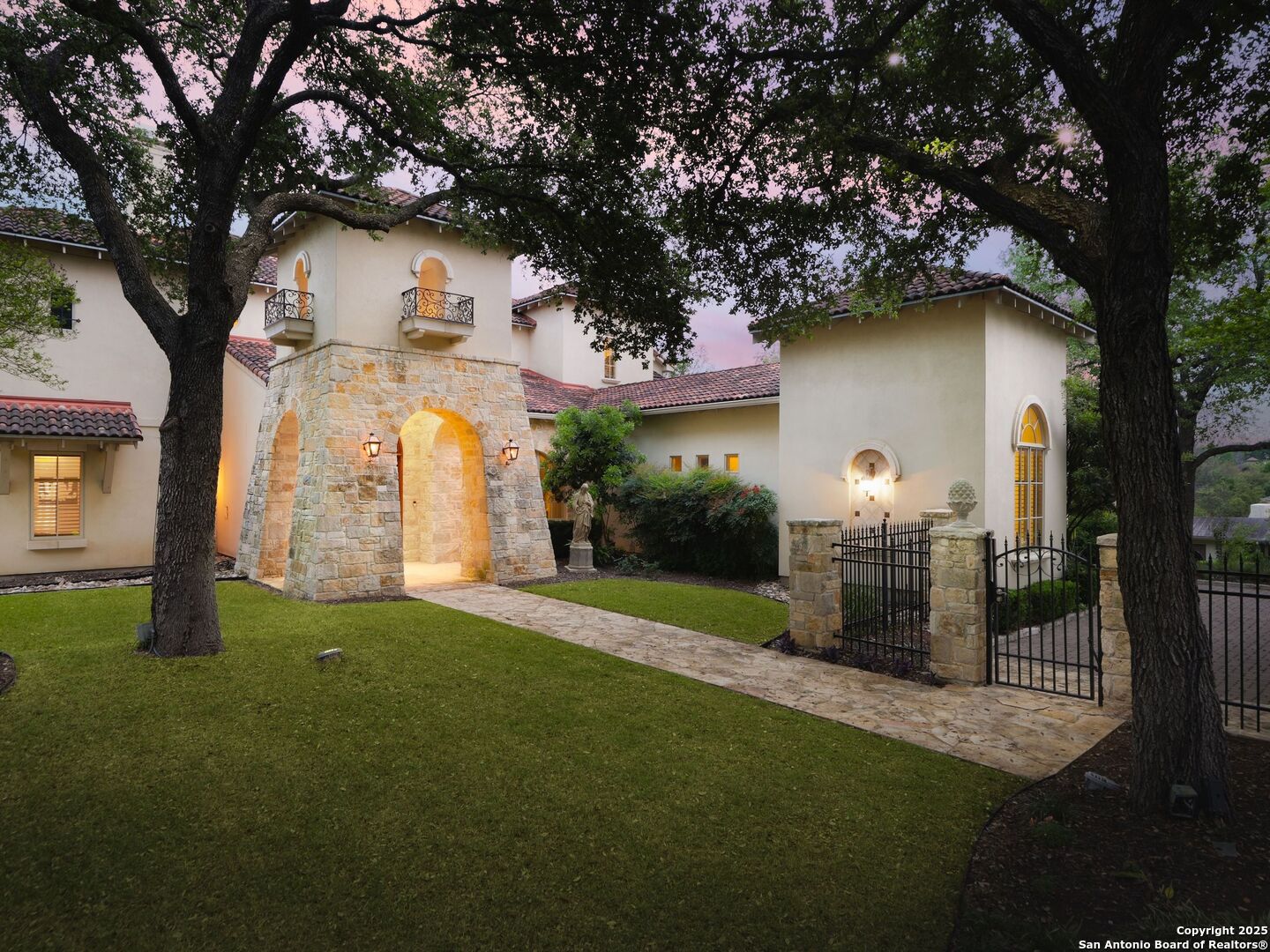 810 GARRATY HILL
