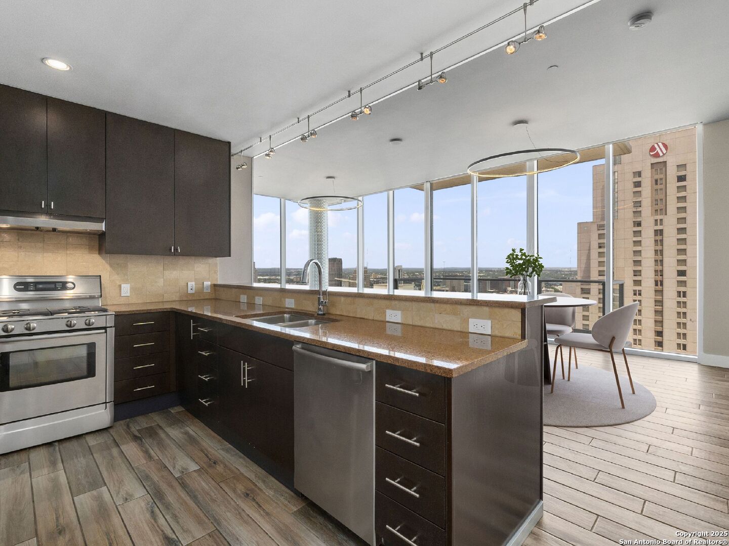 610 E MARKET ST 2508
